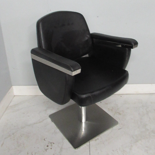 Used Black  Salon Styling Chair  - BH86B - GRADE 2