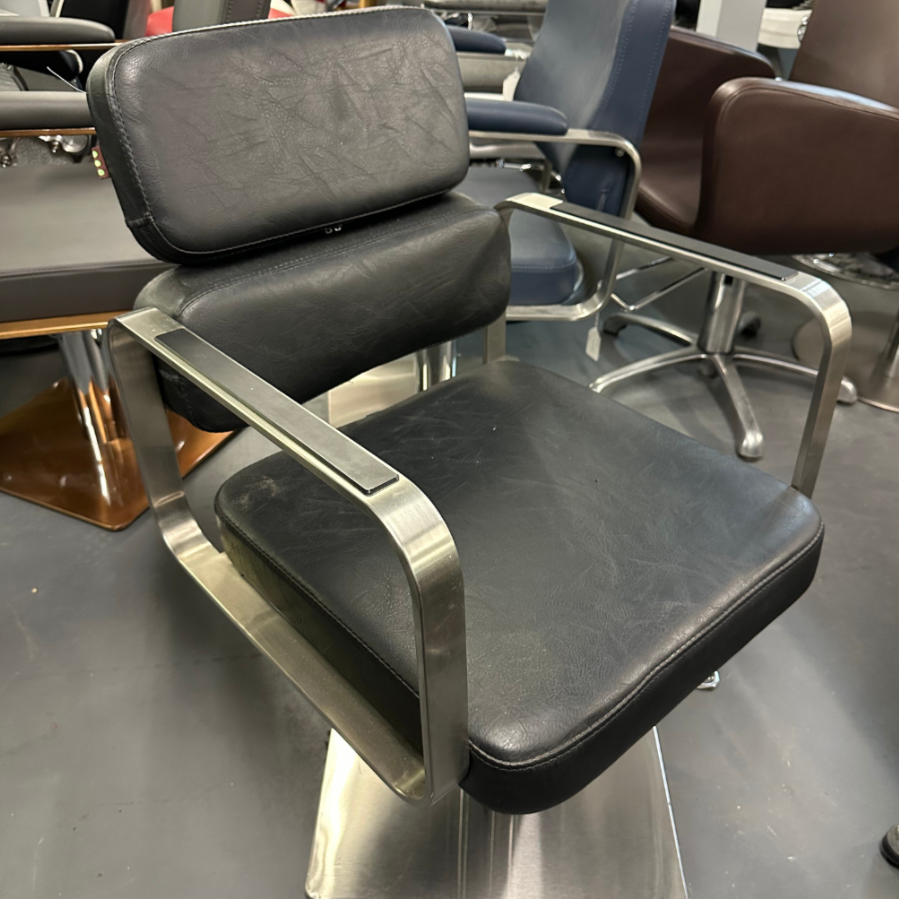 CL18O - Academy Styling Chair