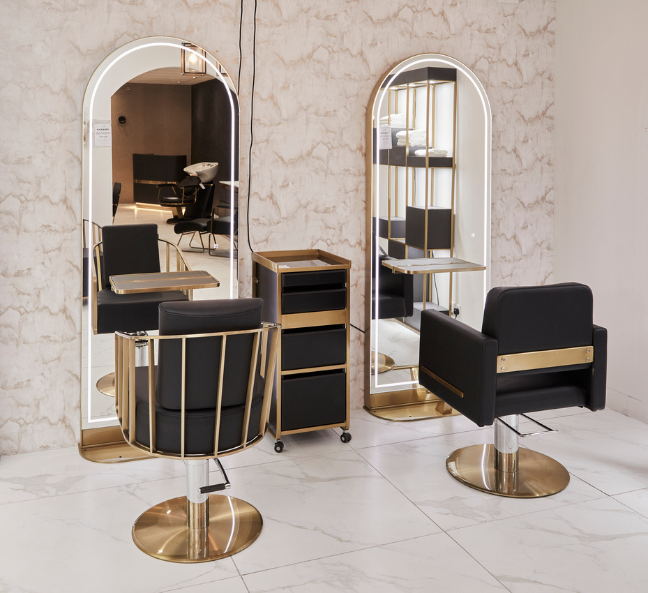 The Daisi Salon Backwash - Black & Gold by SEC