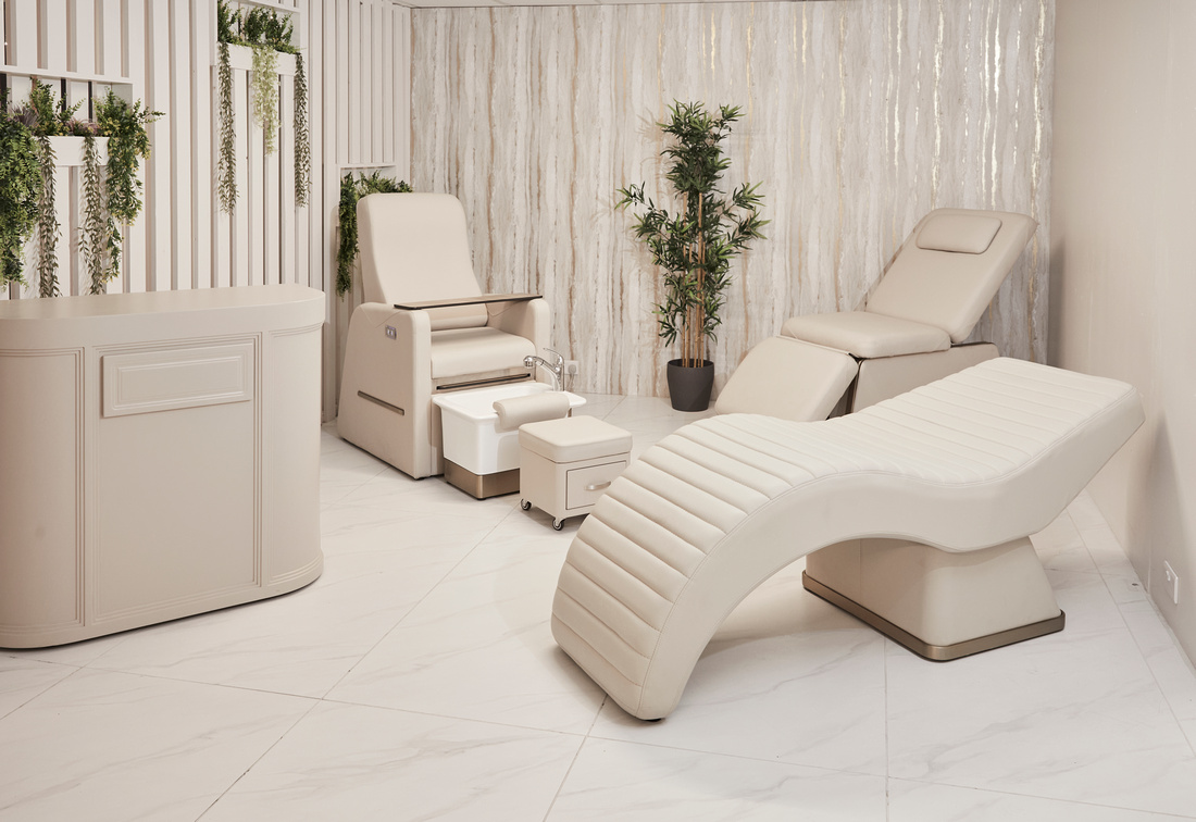 The Juni Electric Beauty Bed - Ivory & Champagne Gold by SEC
